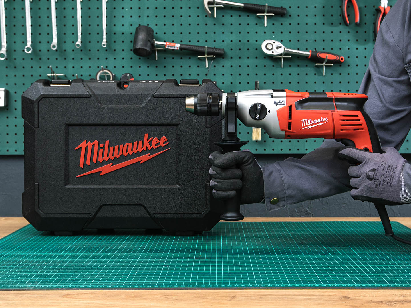 Ударная дрель Milwaukee PD2E 24 R  (05-11013)