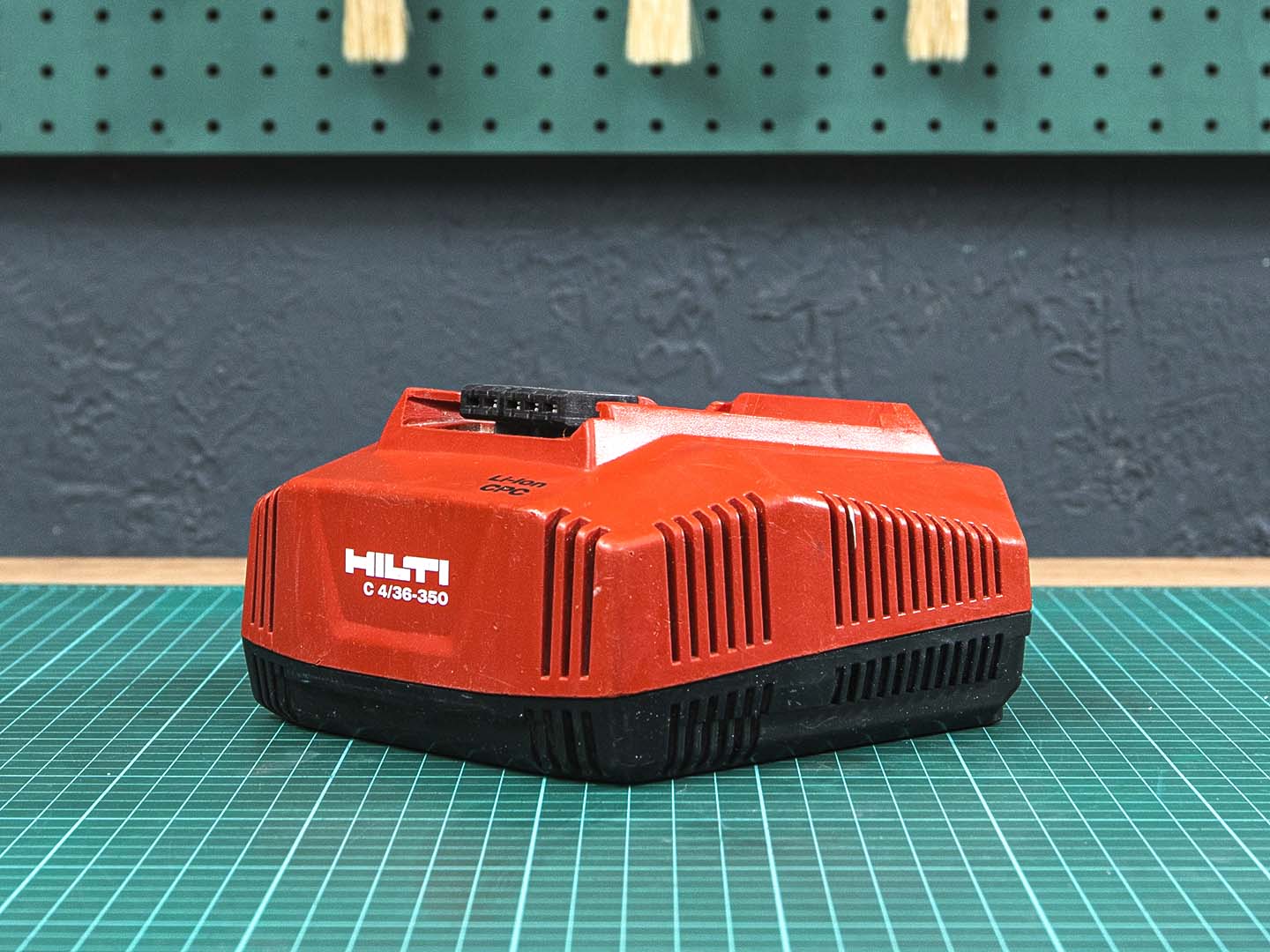 Зарядное устройство Hilti  C 4/36-350  (05-16122)