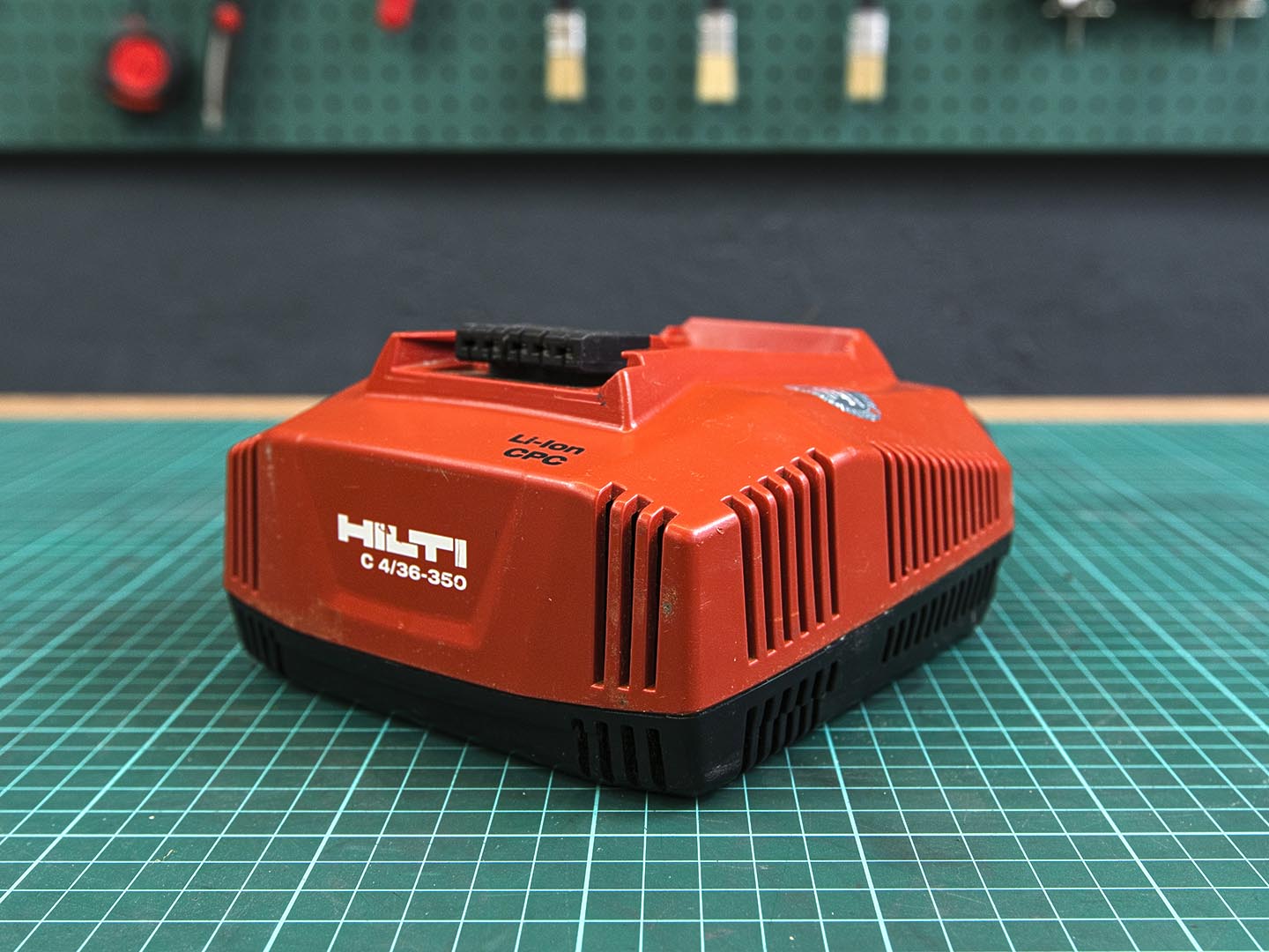 Зарядное устройство Hilti  C 4/36-350  (05-09112)
