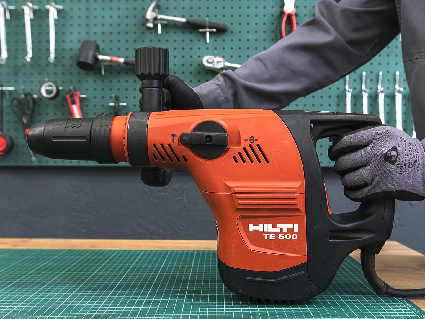 Отбойный молоток Hilti  TE 500-AVR  (10-17082)