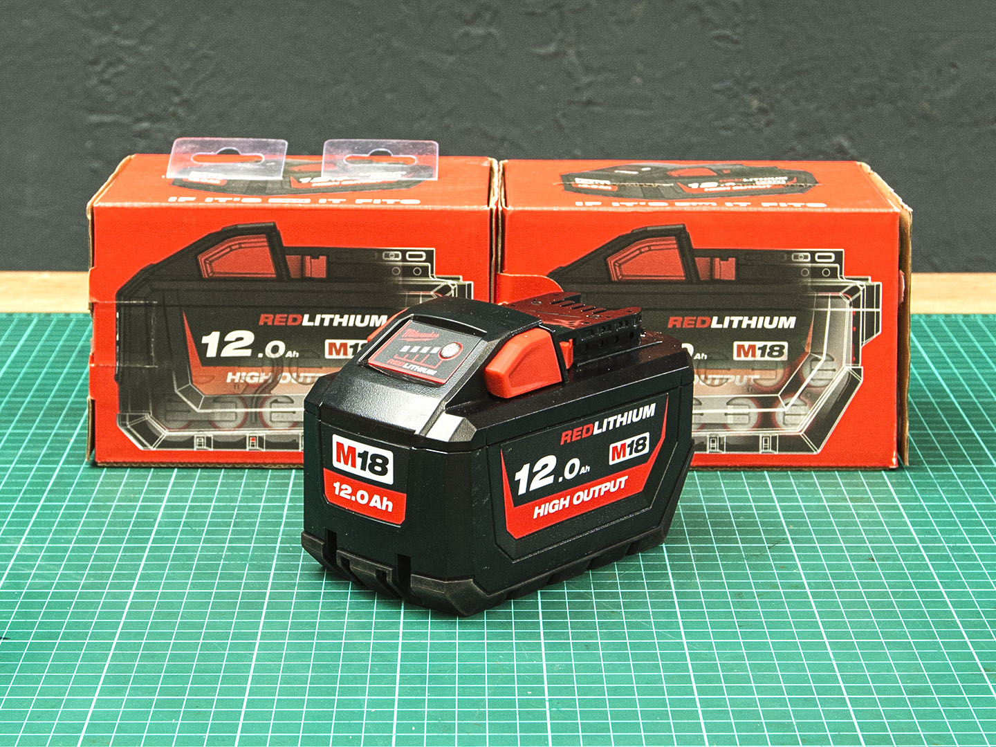 Аккумулятор Milwaukee M18 HB 12.0 А  (04-08063)