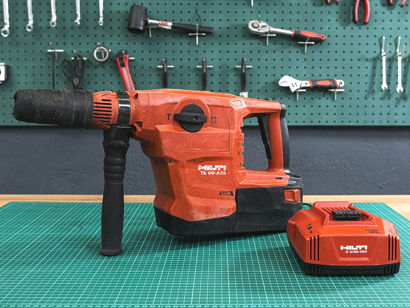 Аккумуляторный перфоратор Hilti TE 60-A36  (03-22092)
