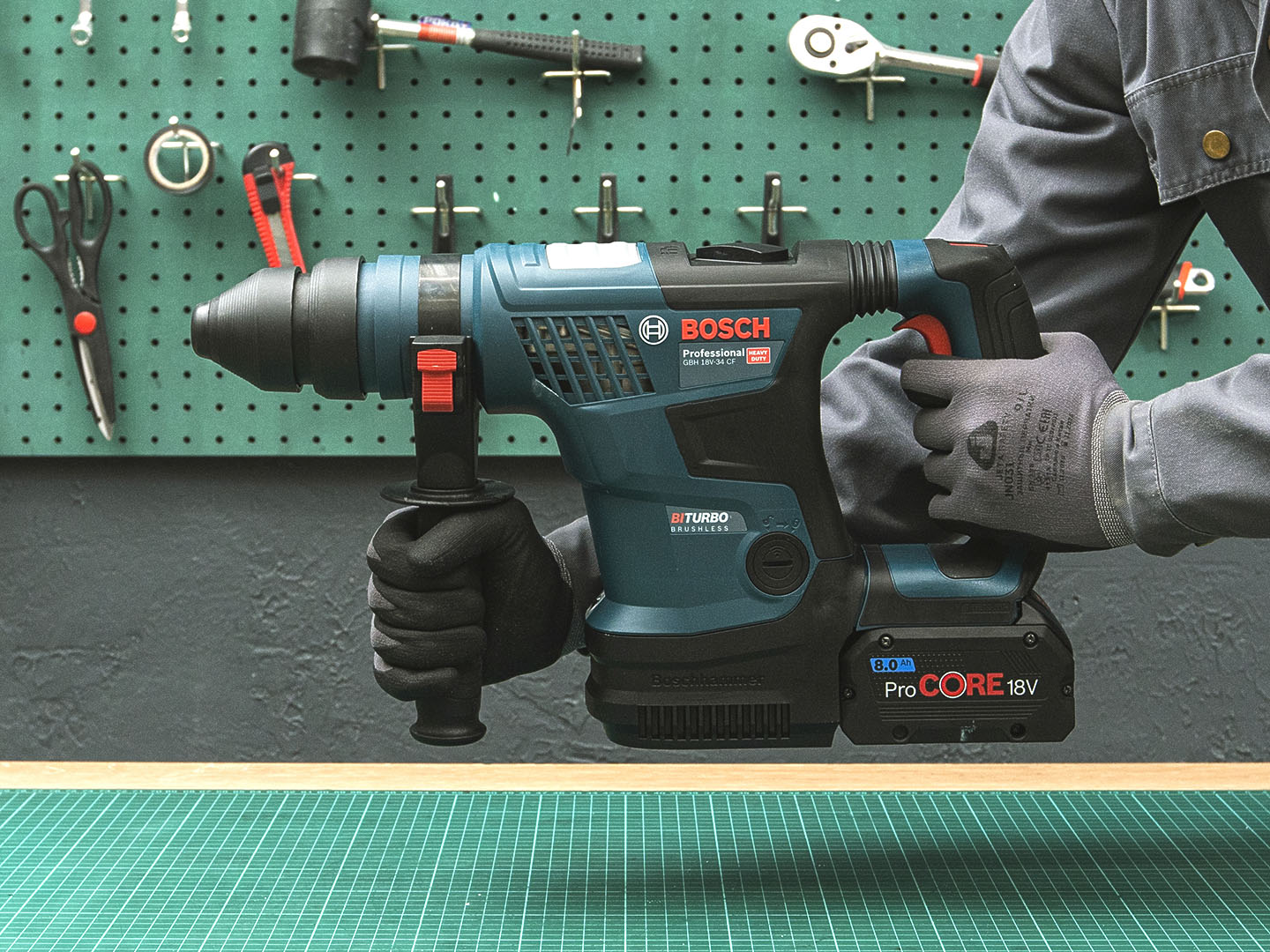 Аккумуляторный перфоратор  Bosch GBH 18V-34 CF  (04-04053)