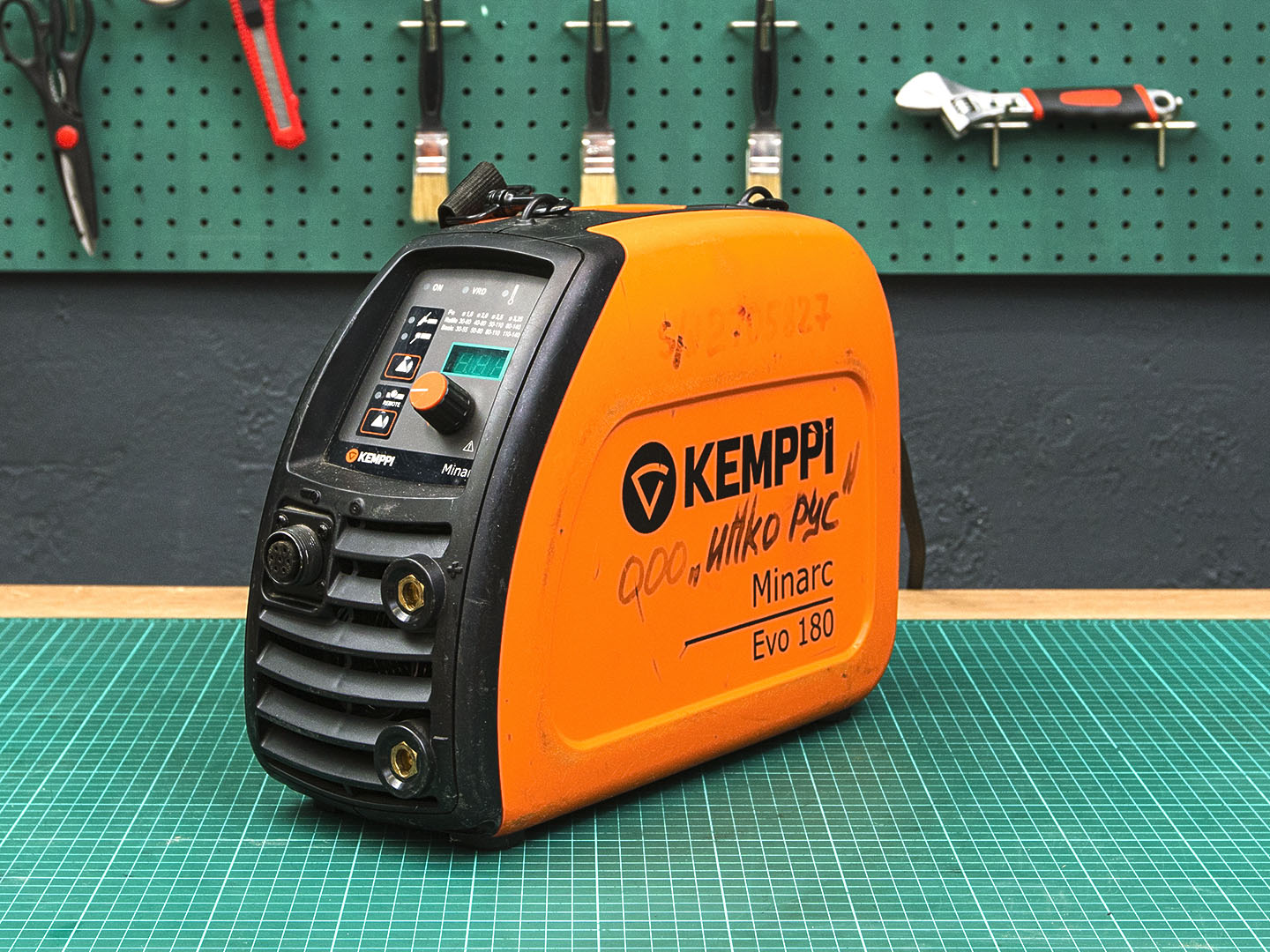 Minarc evo 180. Kemppi Minarc 150. Сварочный инвертор Kemppi Minarc 150. Kemppi Minarc EVO 150 горелка.