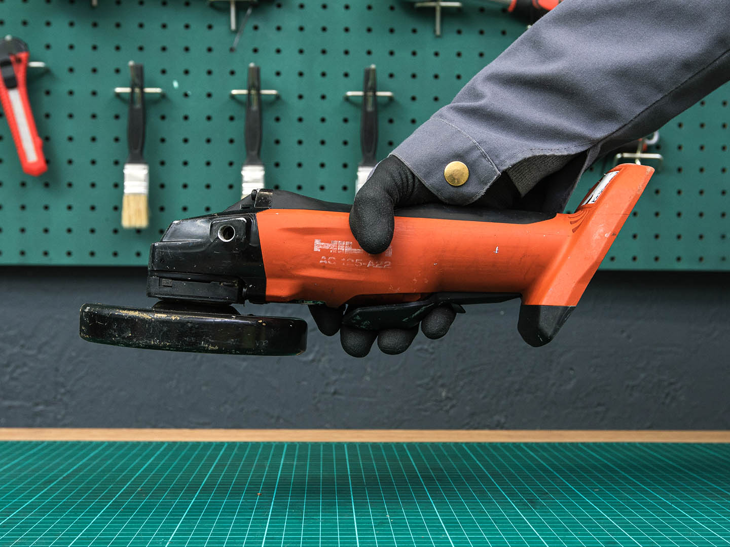 Углошлифовальная машина болгарка Hilti  AG 125-A22  (04-19013)