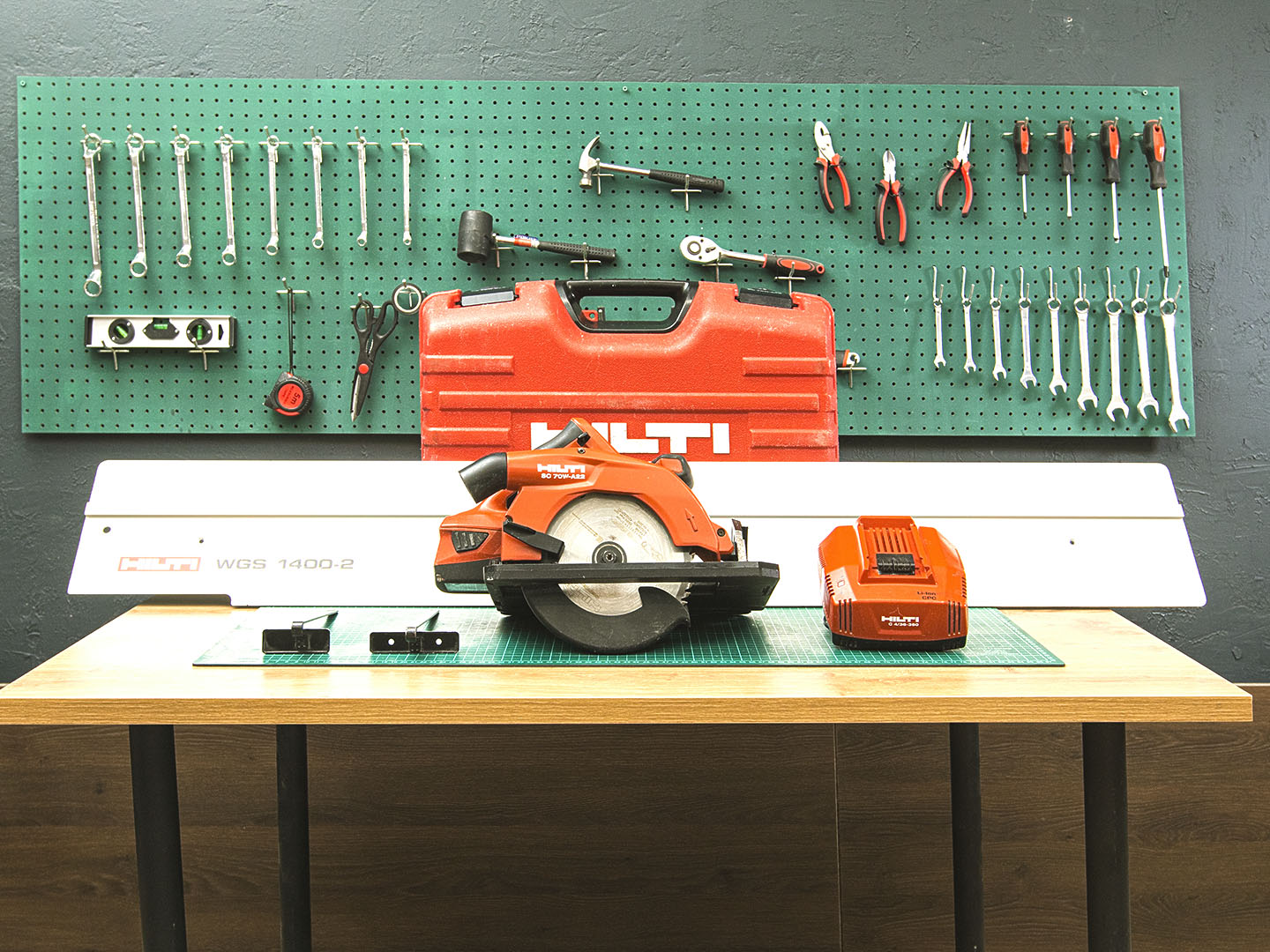 Аккумуляторная циркулярная пила Hilti SC 70W-A22  (09-14043)