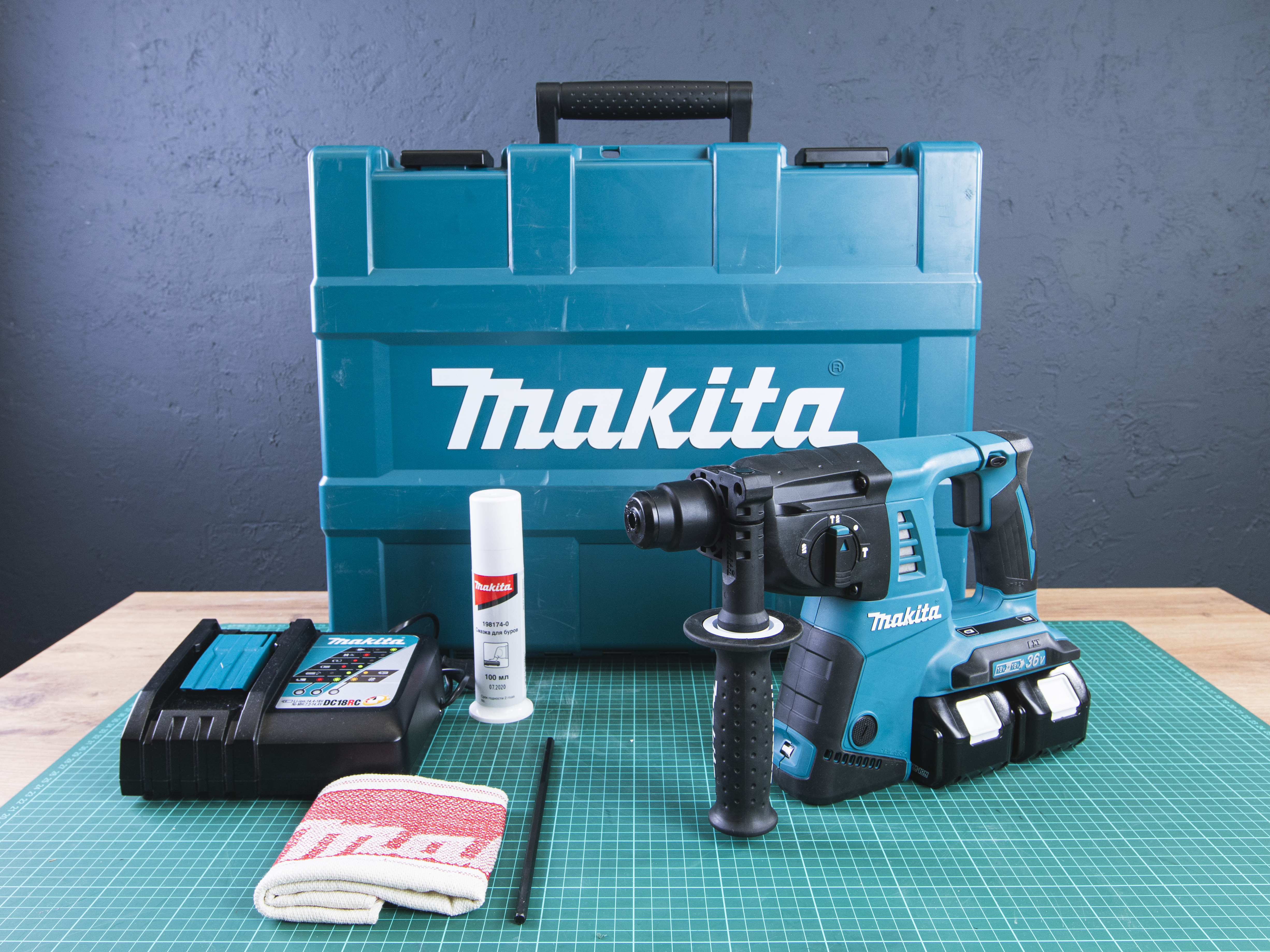 Аккумуляторный перфоратор Makita DHR263RF4  (01-19101)