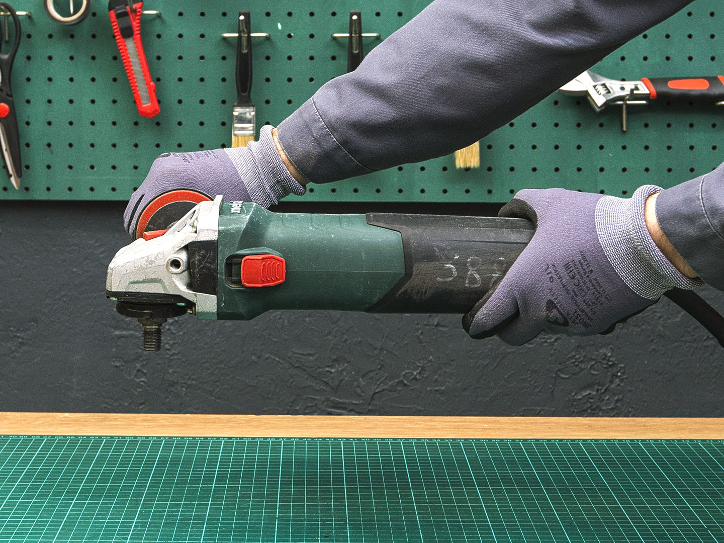 Угловой шлифмашины  Metabo WEV 15-125  (04-31083)