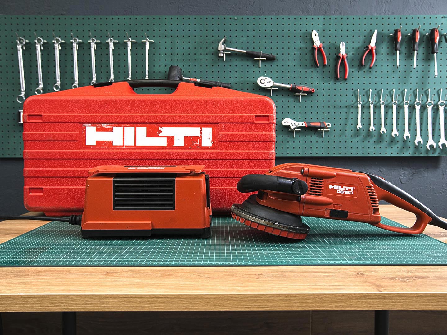 Алмазная шлифовальная машина Hilti  DG 150  (02-11112)