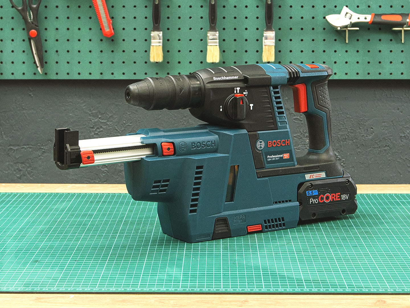Аккумуляторный перфоратор Bosch GBH 18V-26F  (06-03053)