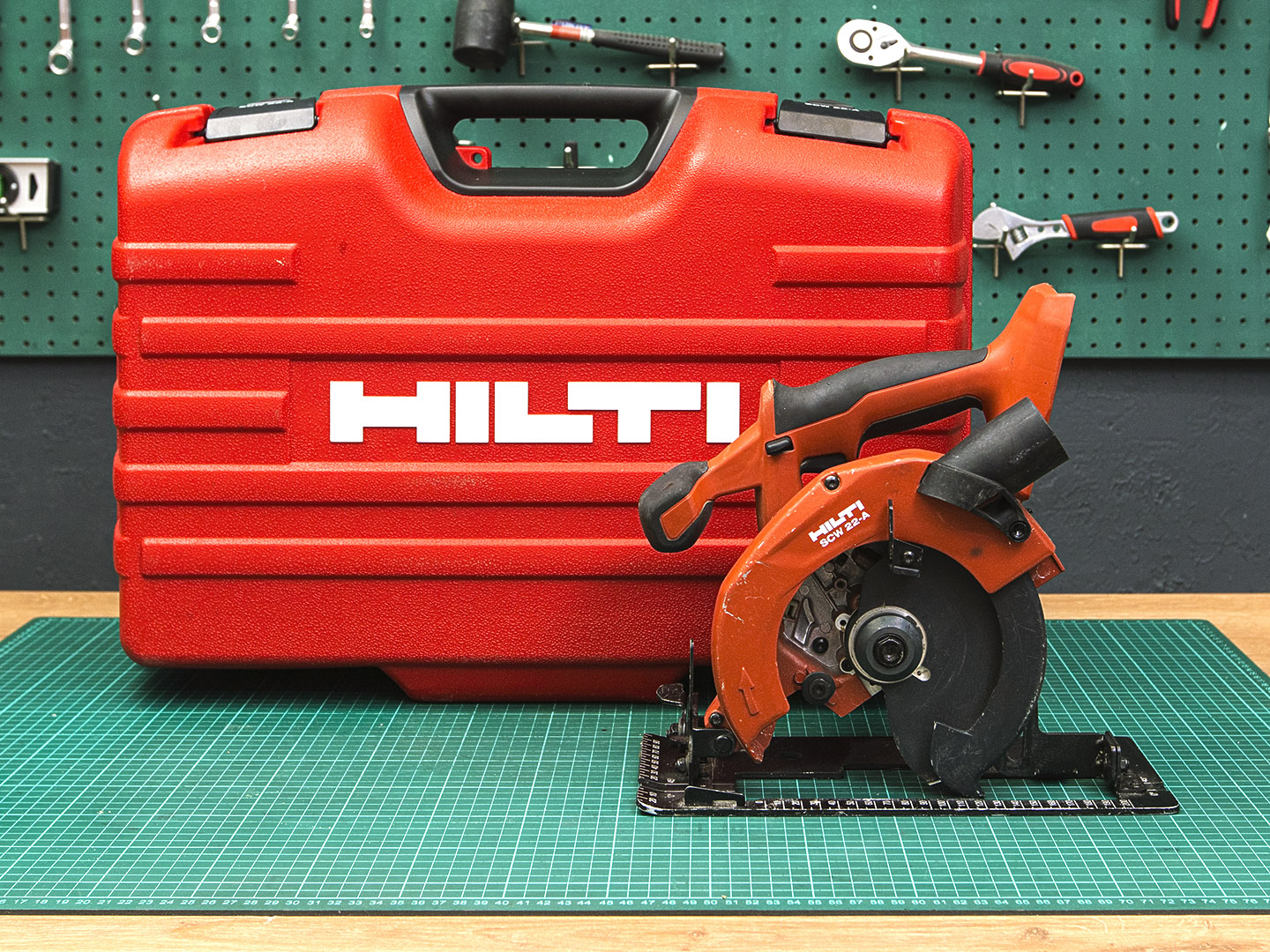Аккумуляторная циркулярная пила Hilti SCW 22-A   (02-29093)