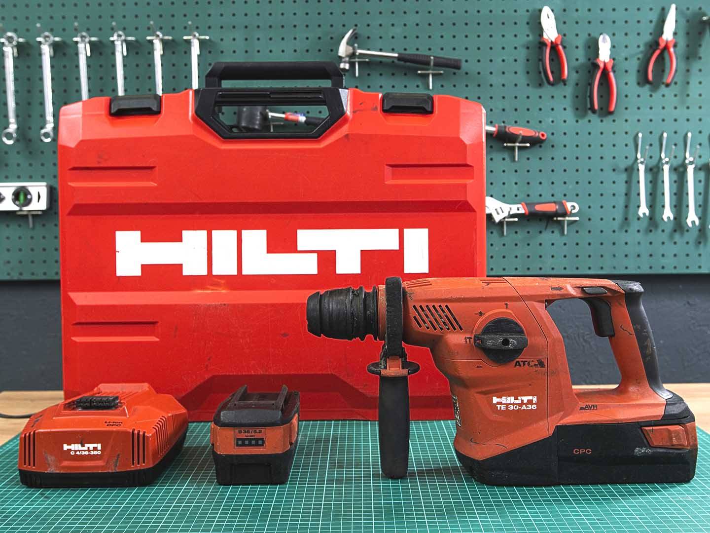Комбинированный перфоратор Hilti  TE 30-A36  (03-28092)