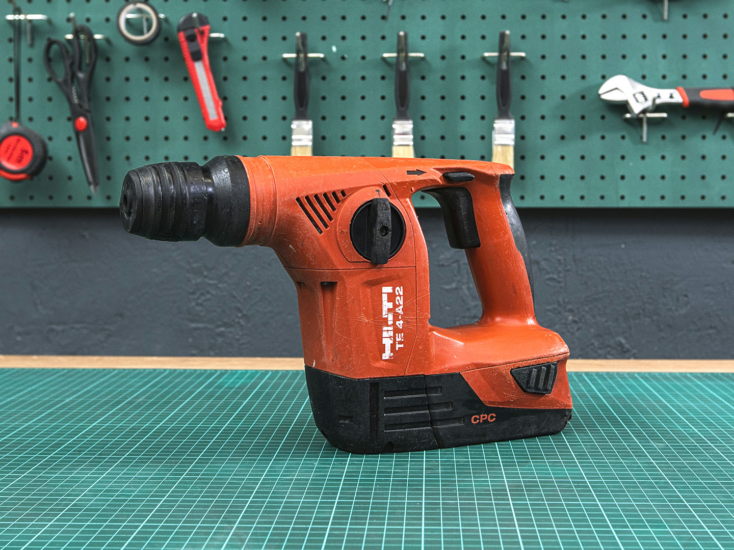 Аккумуляторный перфоратор Hilti  TE 4-A22  (02-16122)