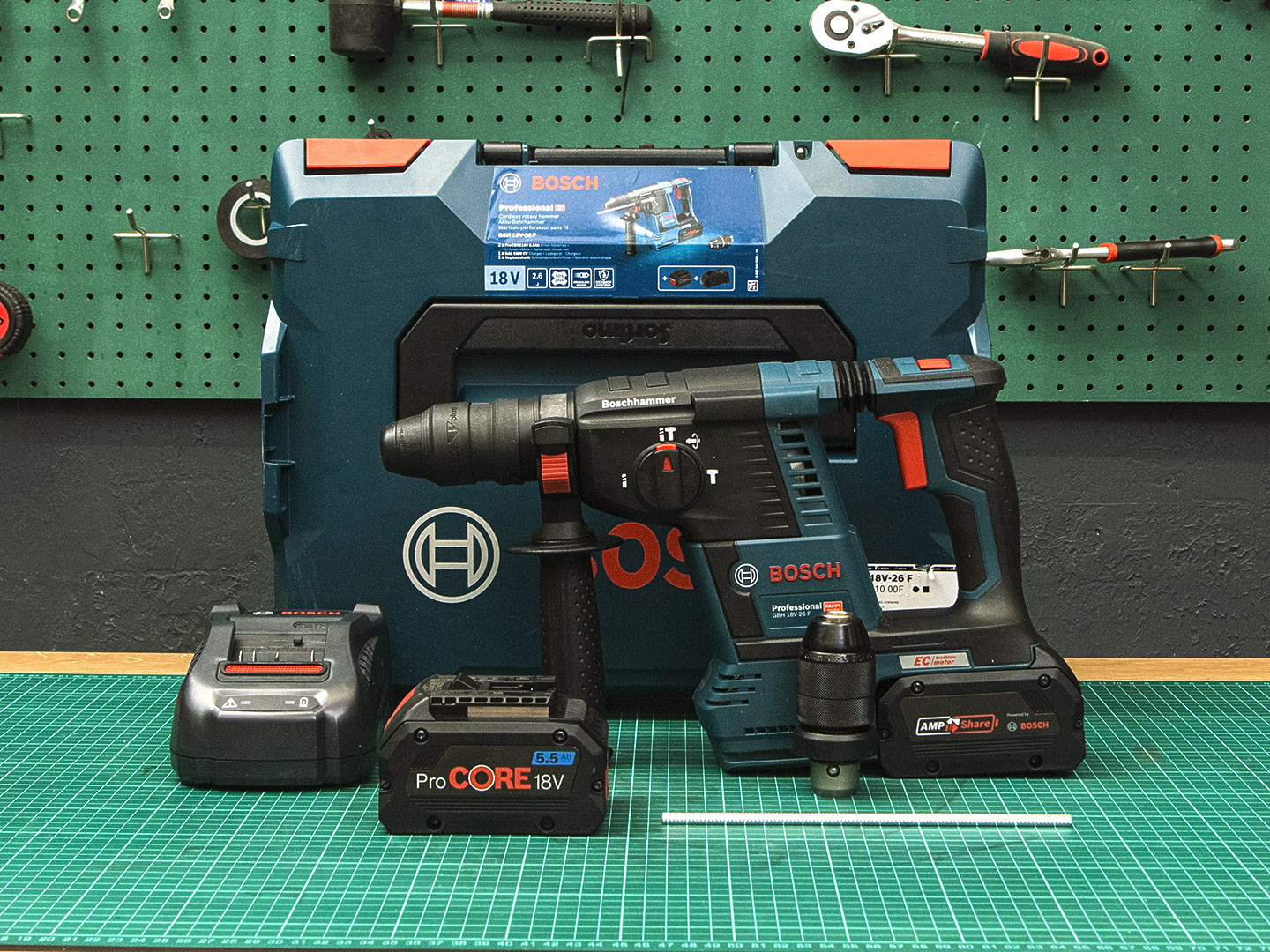 Аккумуляторный перфоратор  Bosch 18V-26 F  (05-14045)