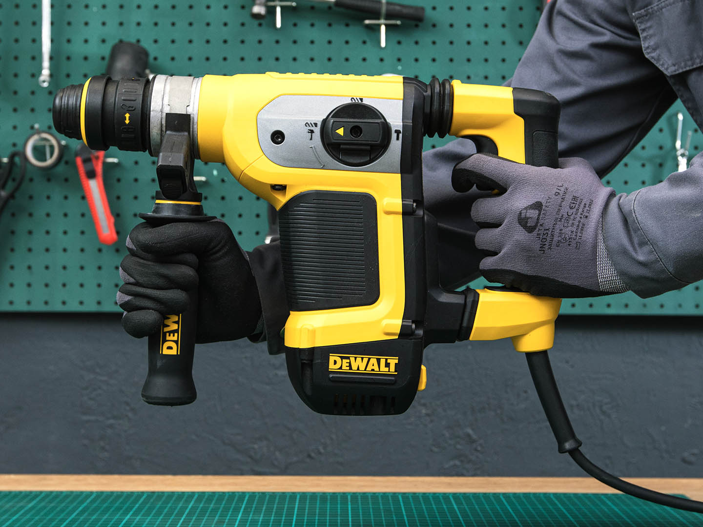Перфоратор Dewalt D25417KT-QS  (03-31013)