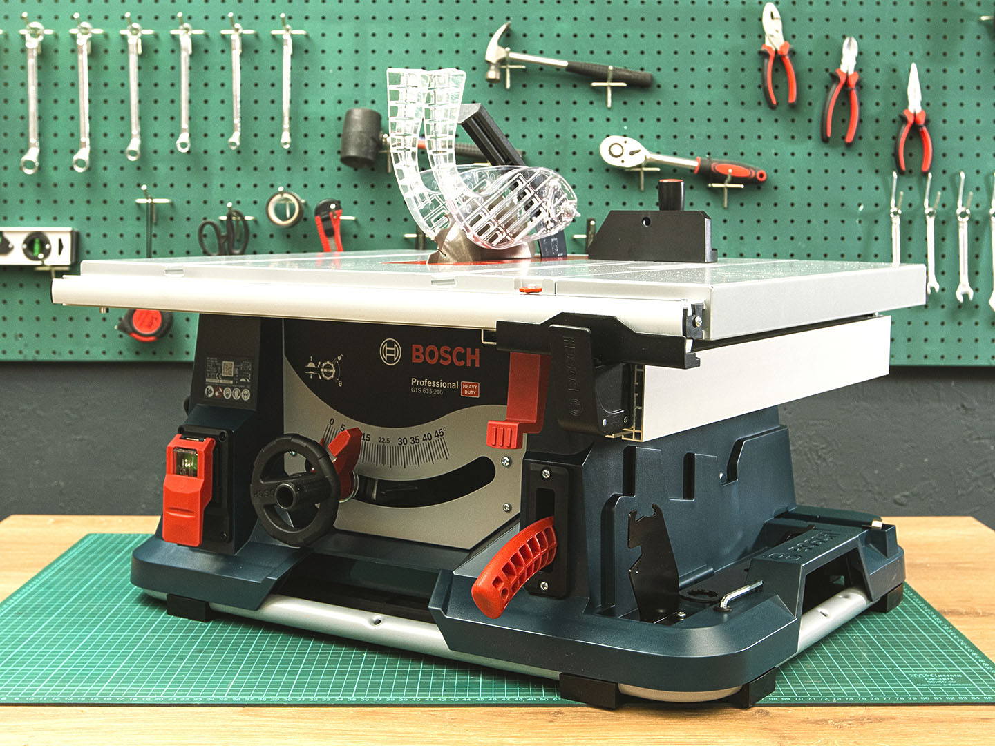 Распиловочный стол Bosch GTS 635-216  (21-21042)