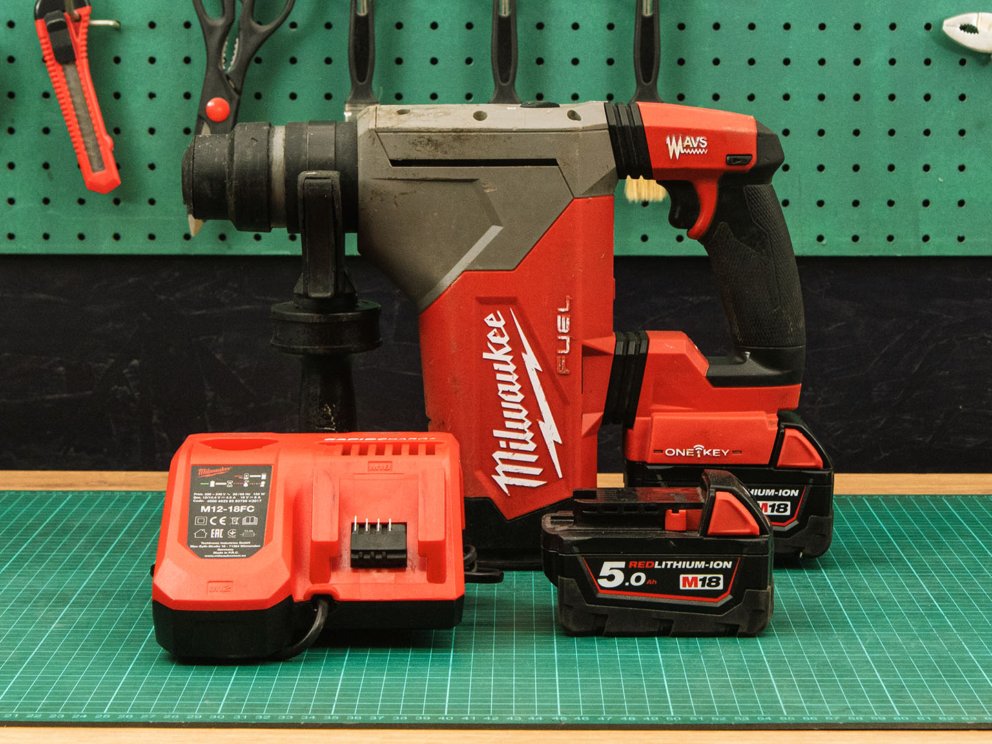 Перфоратор Milwaukee M18 FUEL ONEFHP  (01-10095)