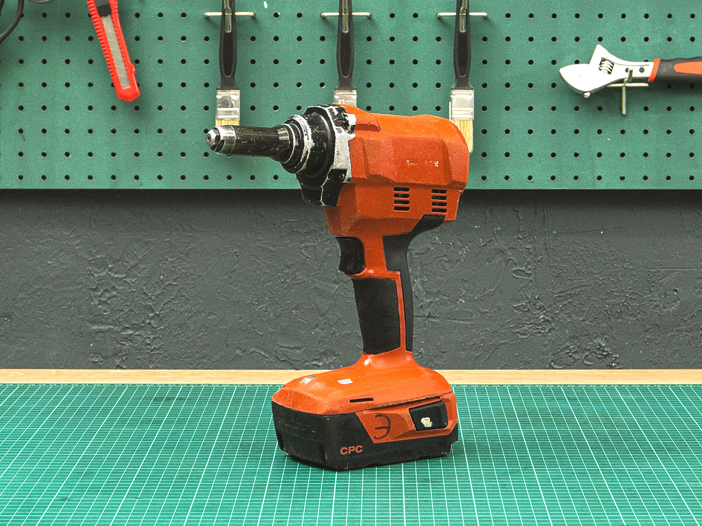 Аккумуляторный заклепочник Hilti  RT 6-A22  (01-14043)