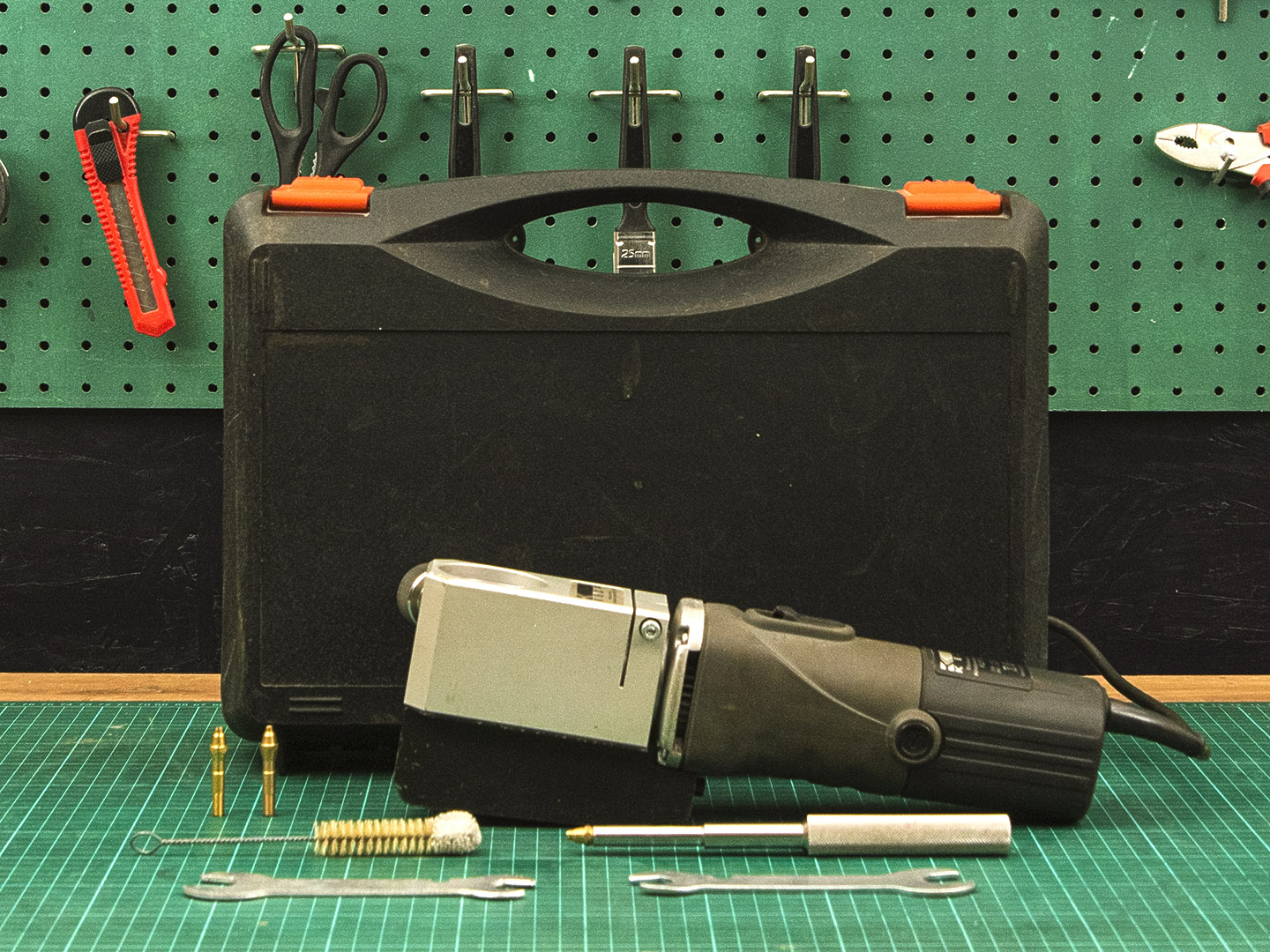 Машинка для заточки вольфрамовых электродов КЕДР TIG-40  (06-16075)