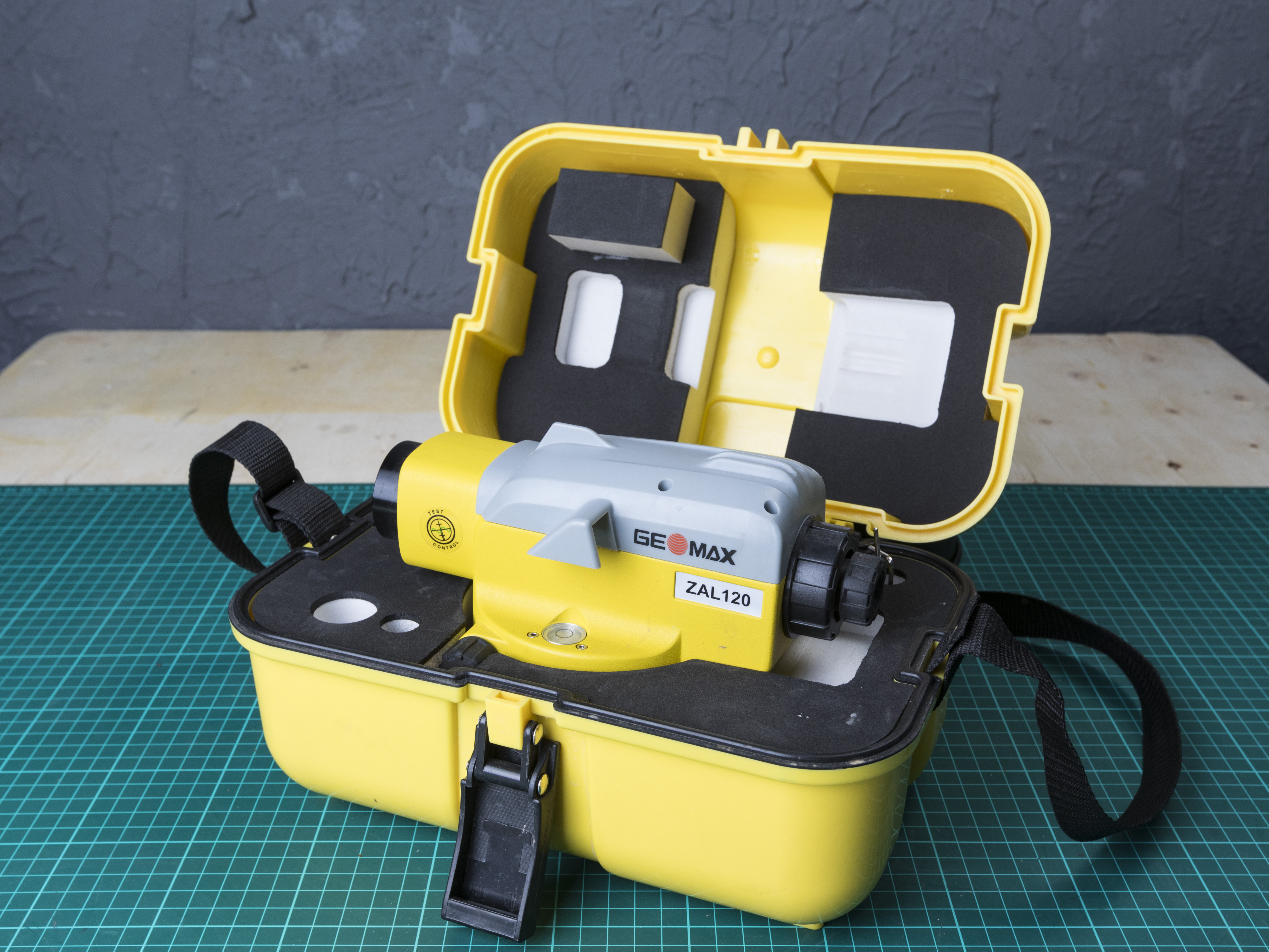 Оптический нивелир GeoMax ZAL120  (01-01121)