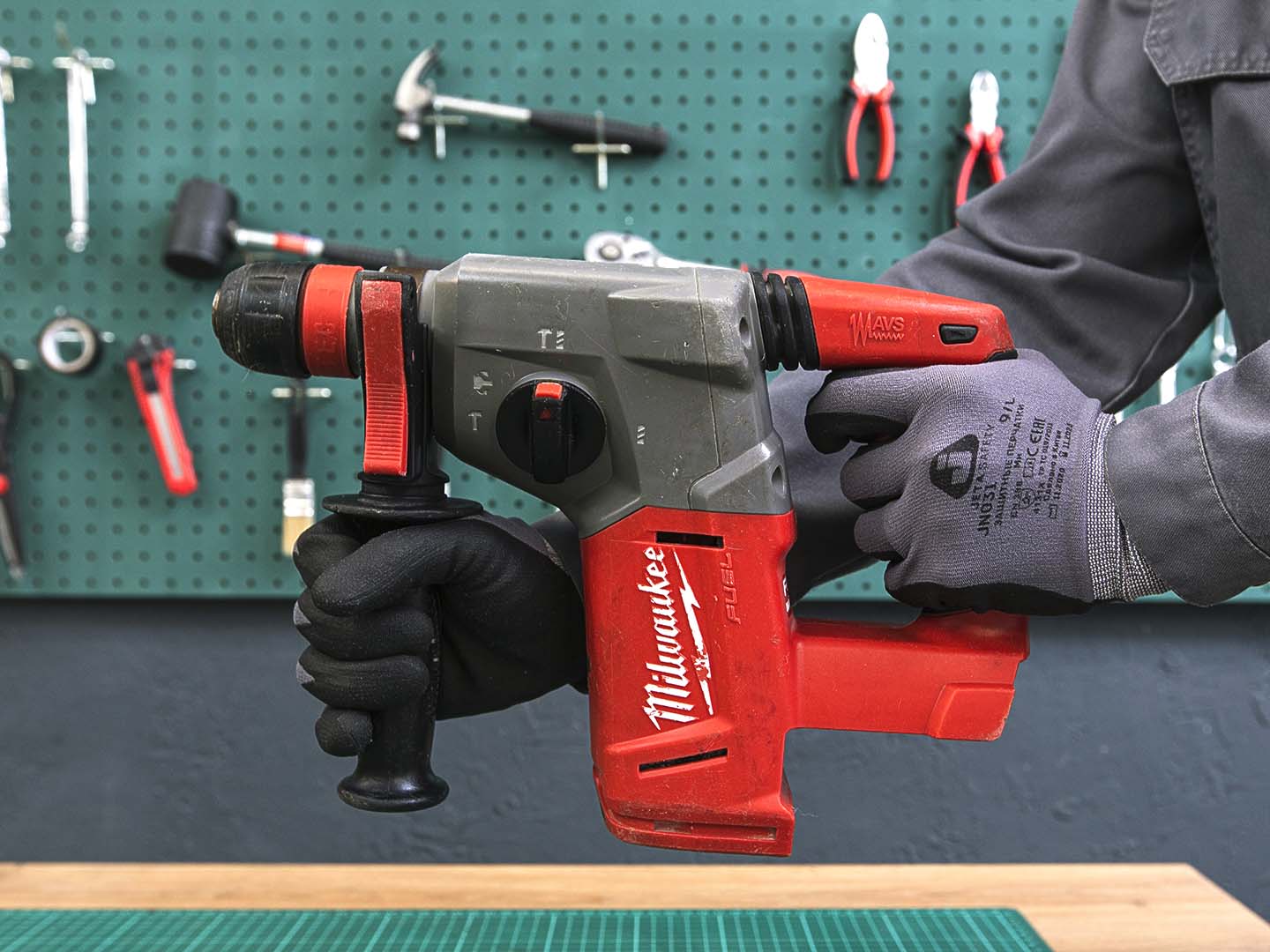 Перфоратор  Milwaukee M18 FUEL CHX  (08-17082)
