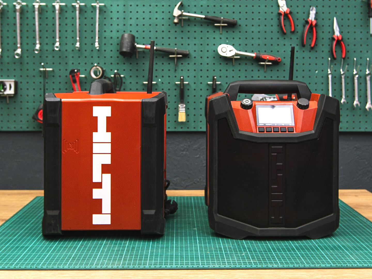 Радиоприемник-зарядное устройство Hilti RC 4/36-DAB  (01-02113)