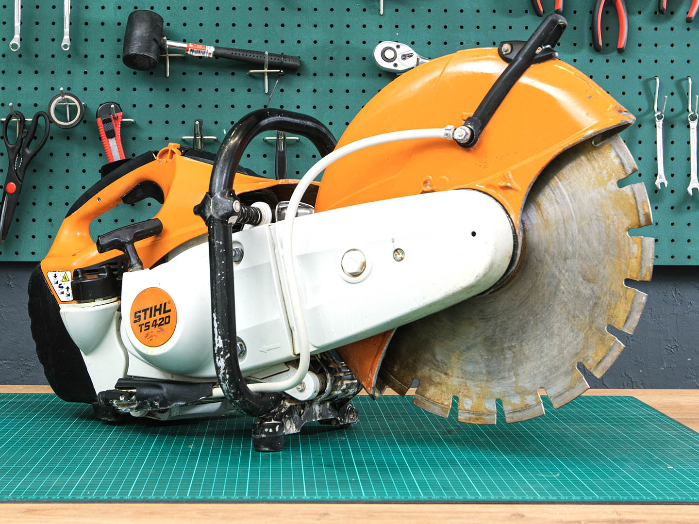 Бензорез STIHL TS 420  (02-11013)