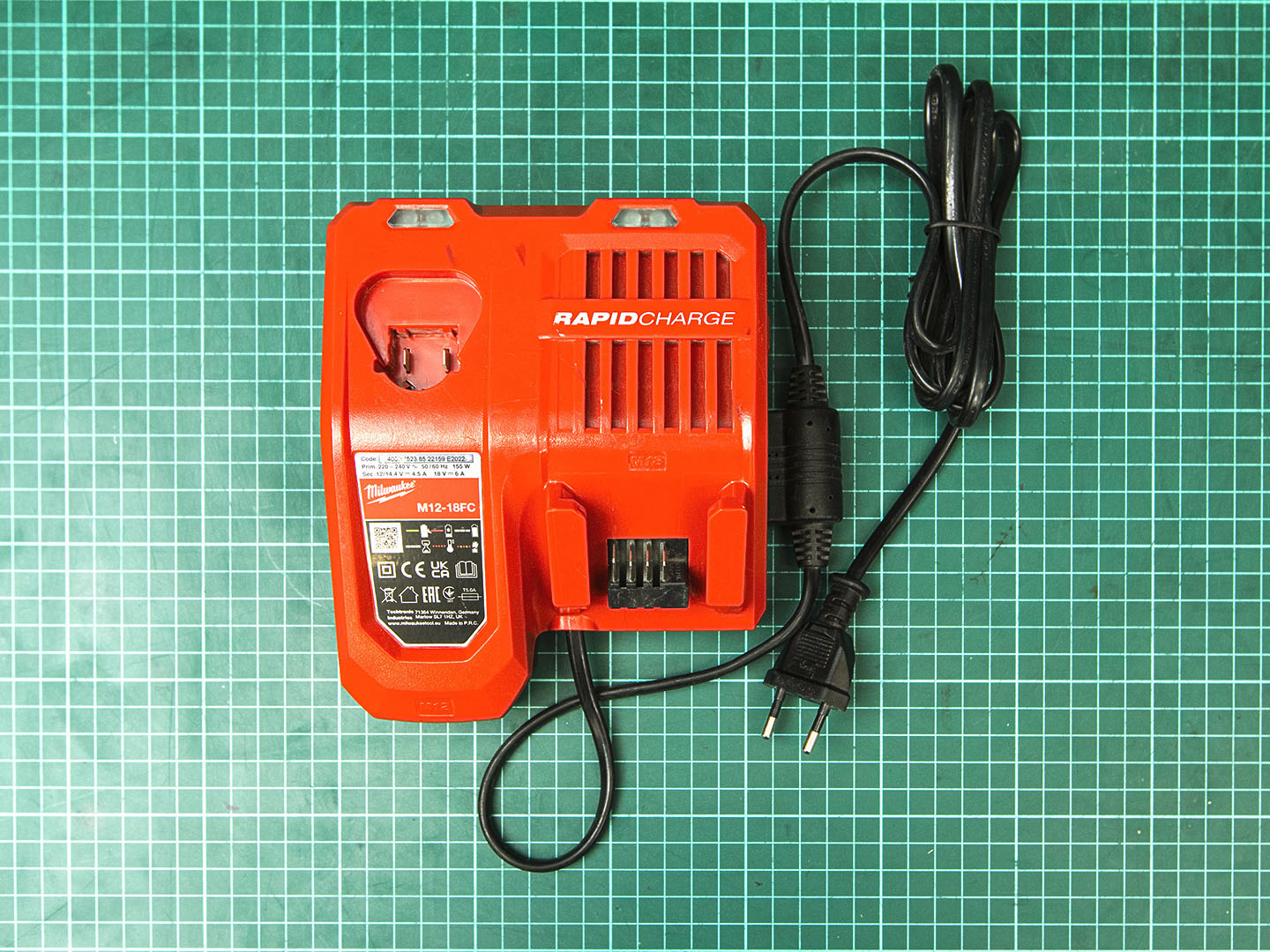 Зарядное устройство Milwaukee M12-18 FC TURBO  (04-31102)