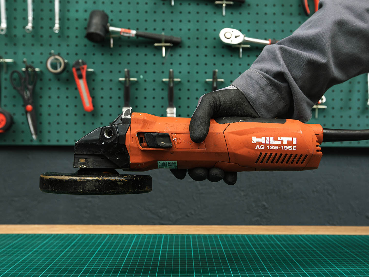 Углошлифовальная машина (Болгарка) Hilti  AG 125-19SE  (06-14023)