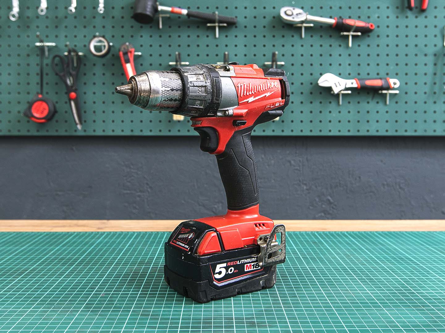 Дрель-шуруповерт Milwaukee M18 FUEL FDD  (01-17082)