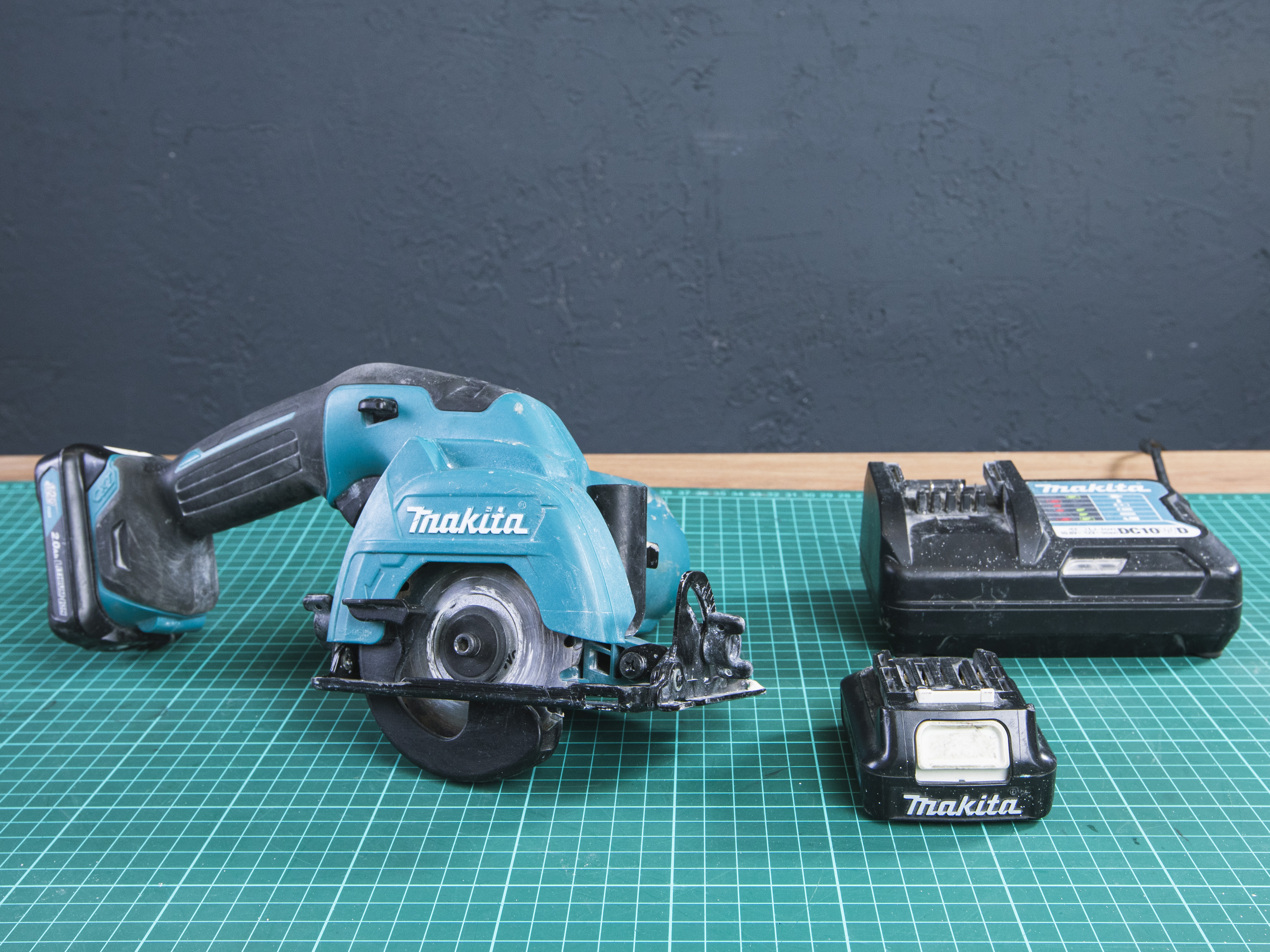 Пила дисковая аккумуляторная Makita HS301DWAE  (01-29032)