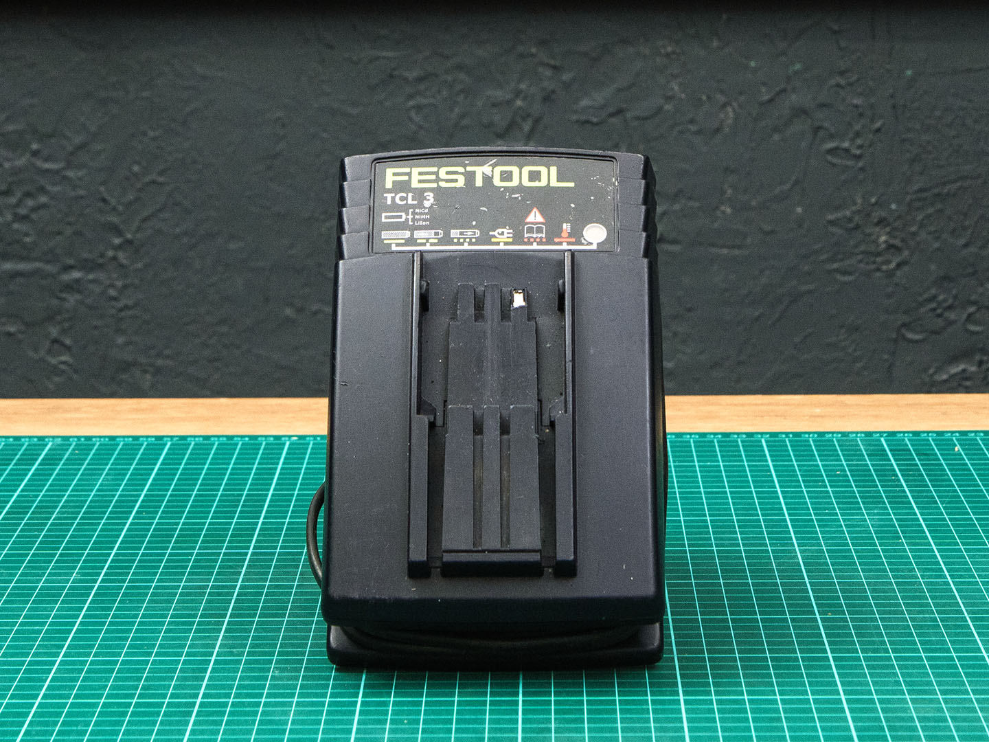 Зарядное устройство Festool TCL 3  (04-08114)