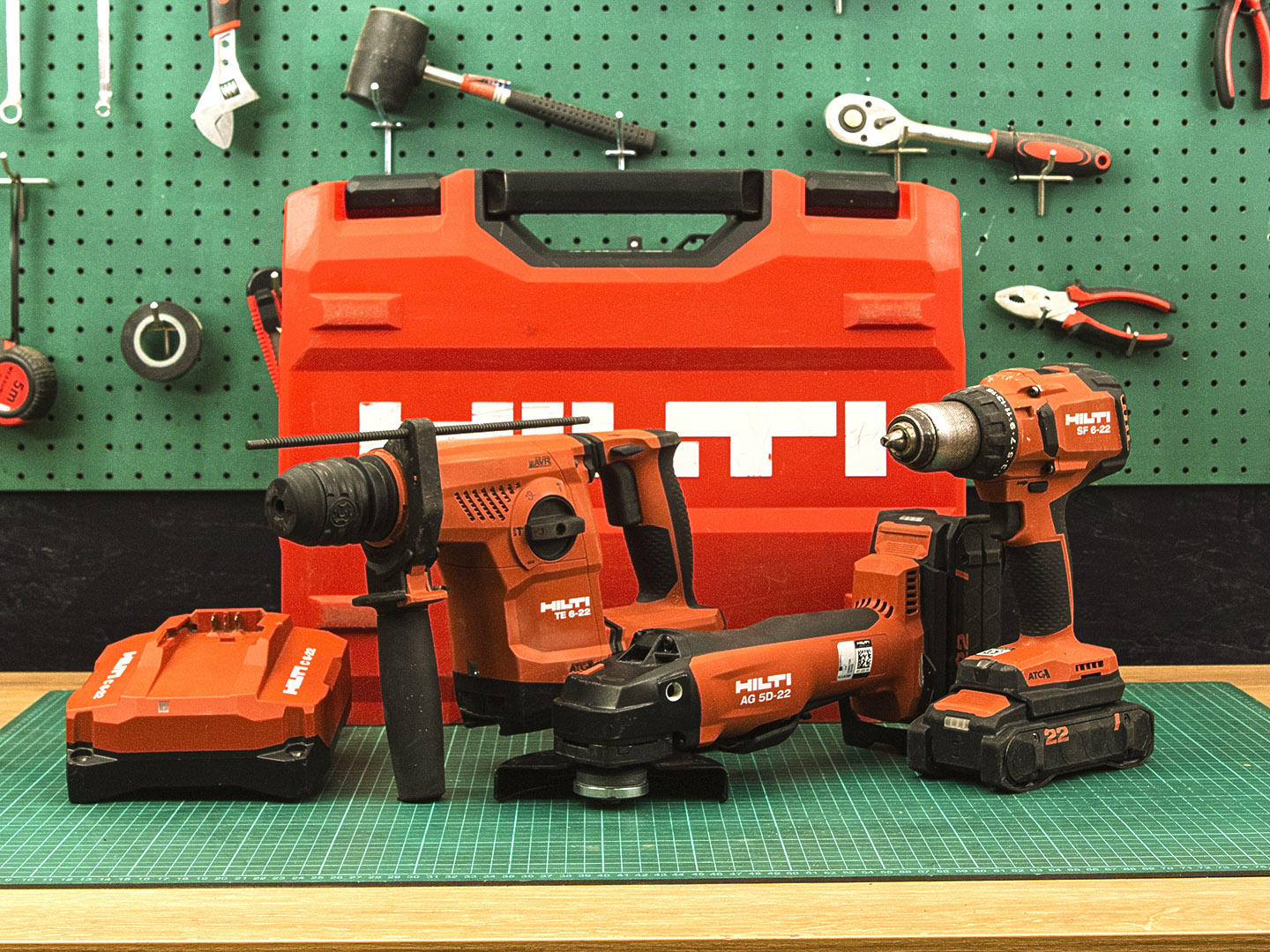 Комплект инструментов Hilti SF 6-22 + AG 5D-22 + TE 6-22   (09-16075)