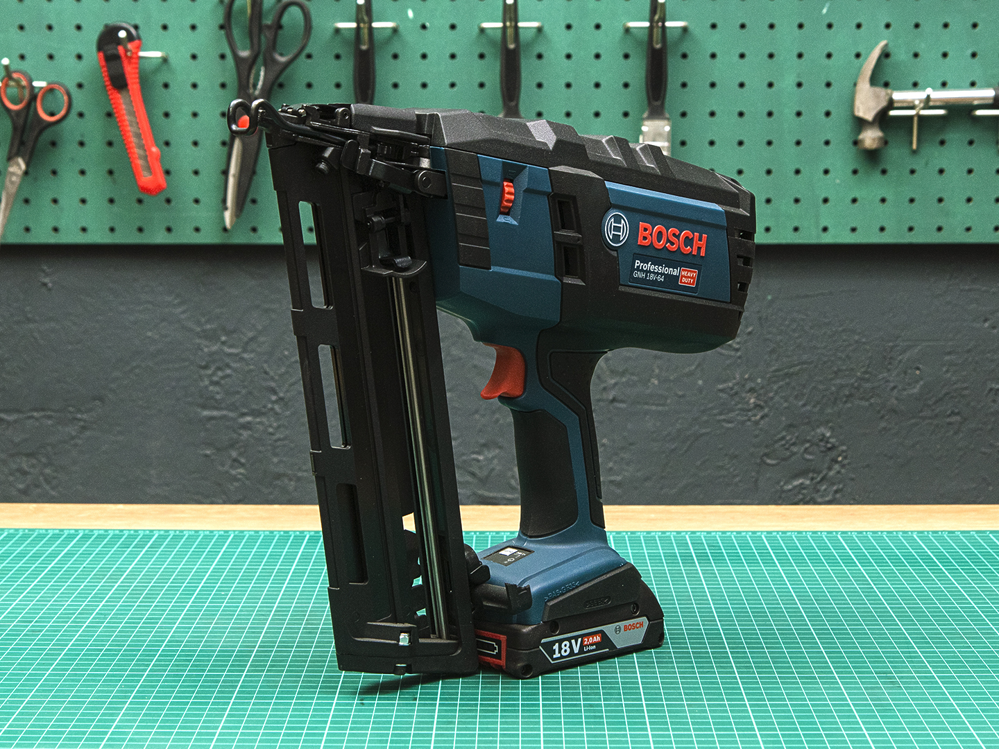 Гвоздезабивной пистолет Bosch GNH 18v-64  (01-20033)