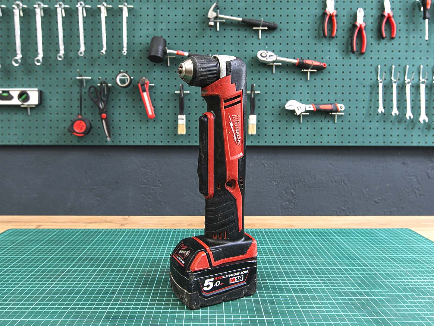 Аккумуляторная угловая дрель Milwaukee C18 RAD  (05-17082)