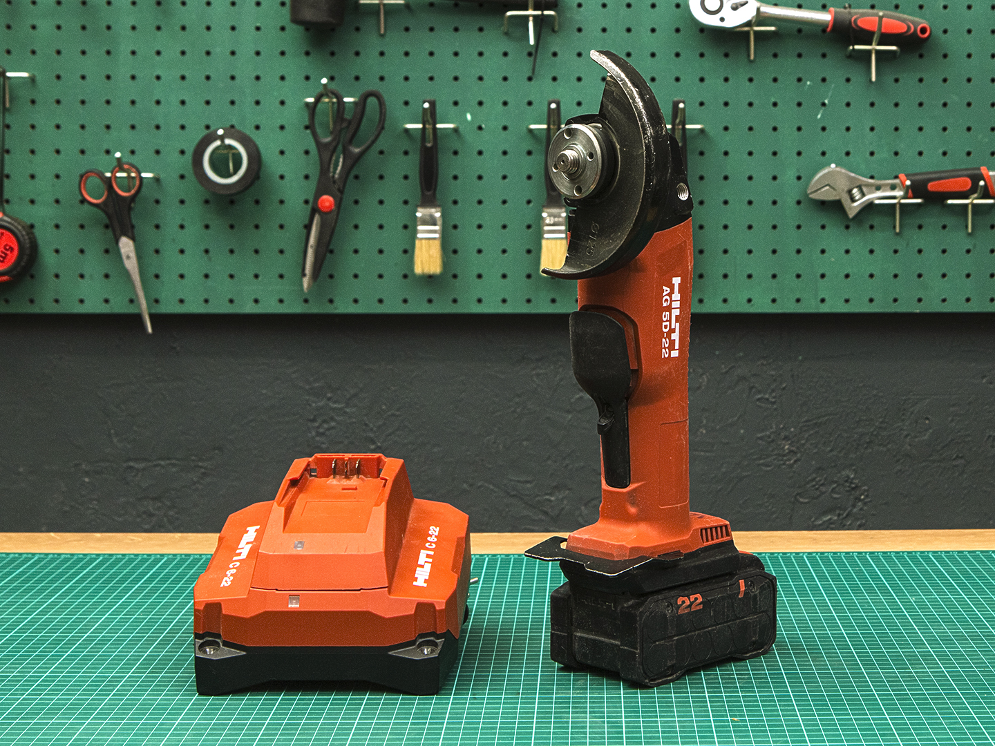 УШМ (Болгарка)  Hilti AG 5D-22  (01-31015)