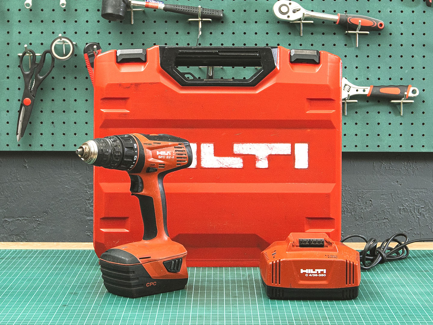 Шуруповерт hilti a22. Шуруповёрт Hilti SFC 22-A. Hilti SFC 22-A. Шуруповерт хилти. Зарядное устройство для шуруповерта Hilti SFC 22a.