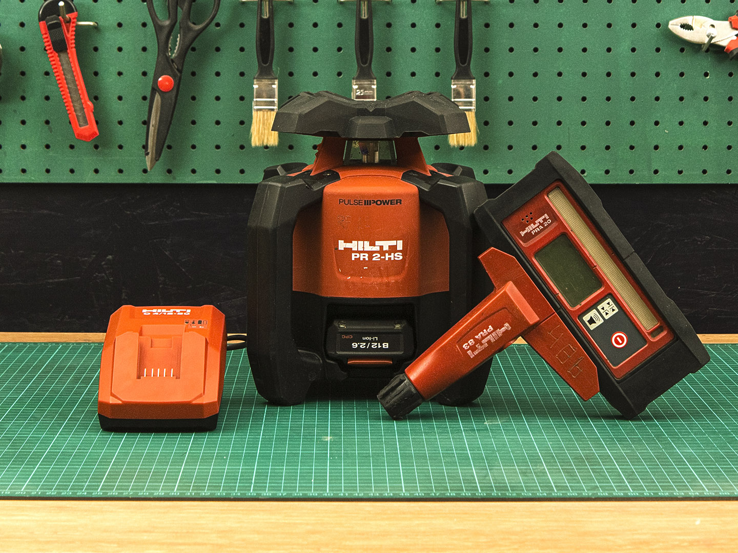 Ротационный лазерный нивелир Hilti PR 2-HS A12  (02-24075)