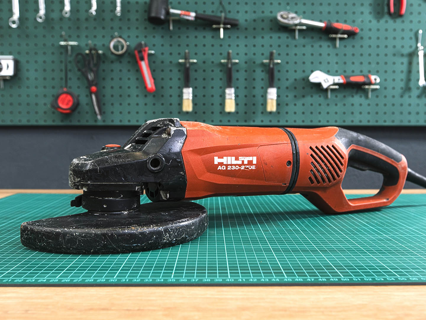 Углошлифовальная машина Hilti AG 230-27DB  (02-22092)