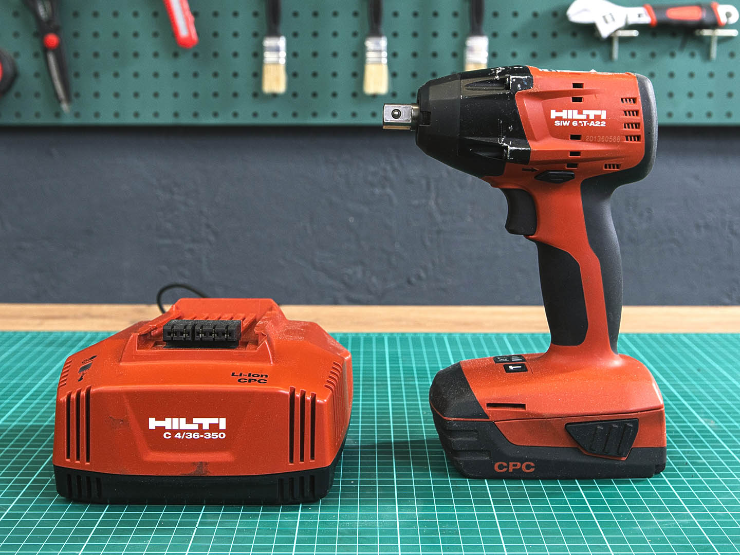 Аккумуляторный ударный гайковерт Hilti  SIW 6AT-A22  (02-13092)