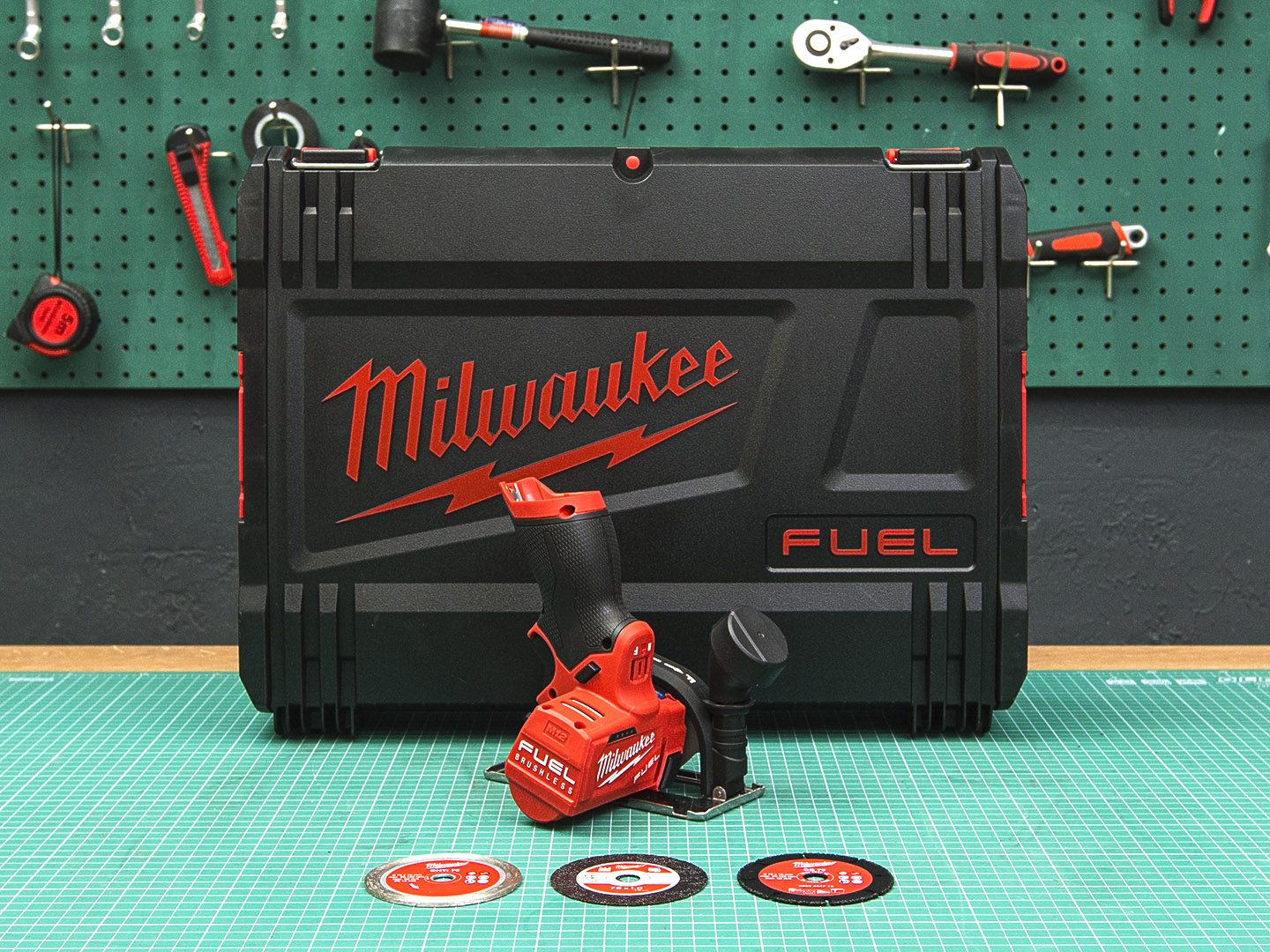 Отрезная машина Milwaukee M12 FCOT  (05-13034)