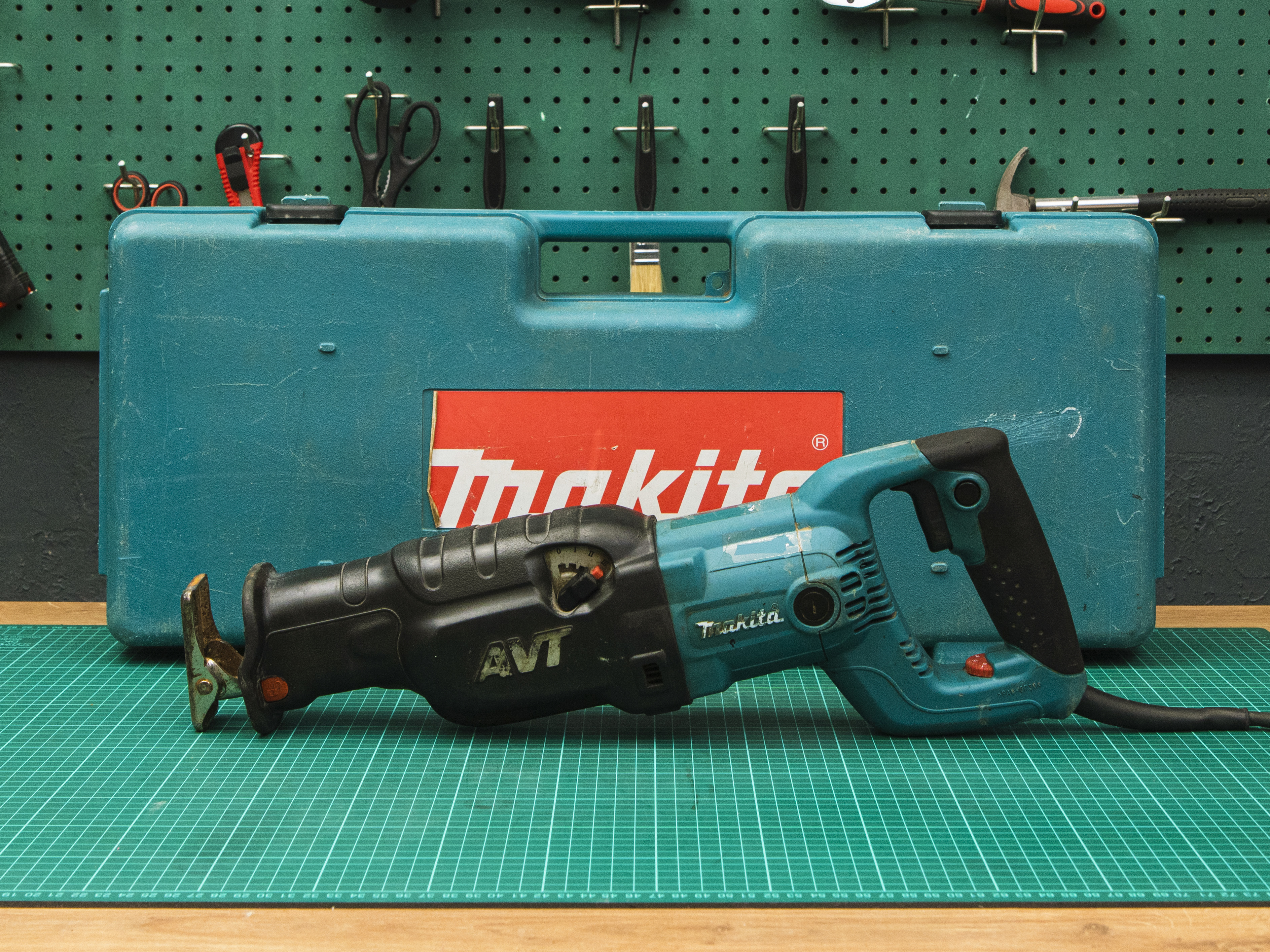 Пила сабельная Makita JR3070CT  (04-24015)