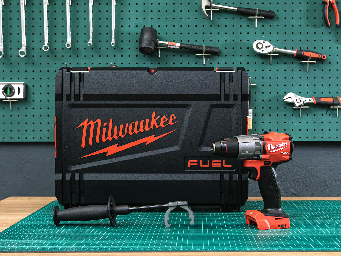 Дрель-шуруповерт Milwaukee M18FDD2-0X  (04-11013)