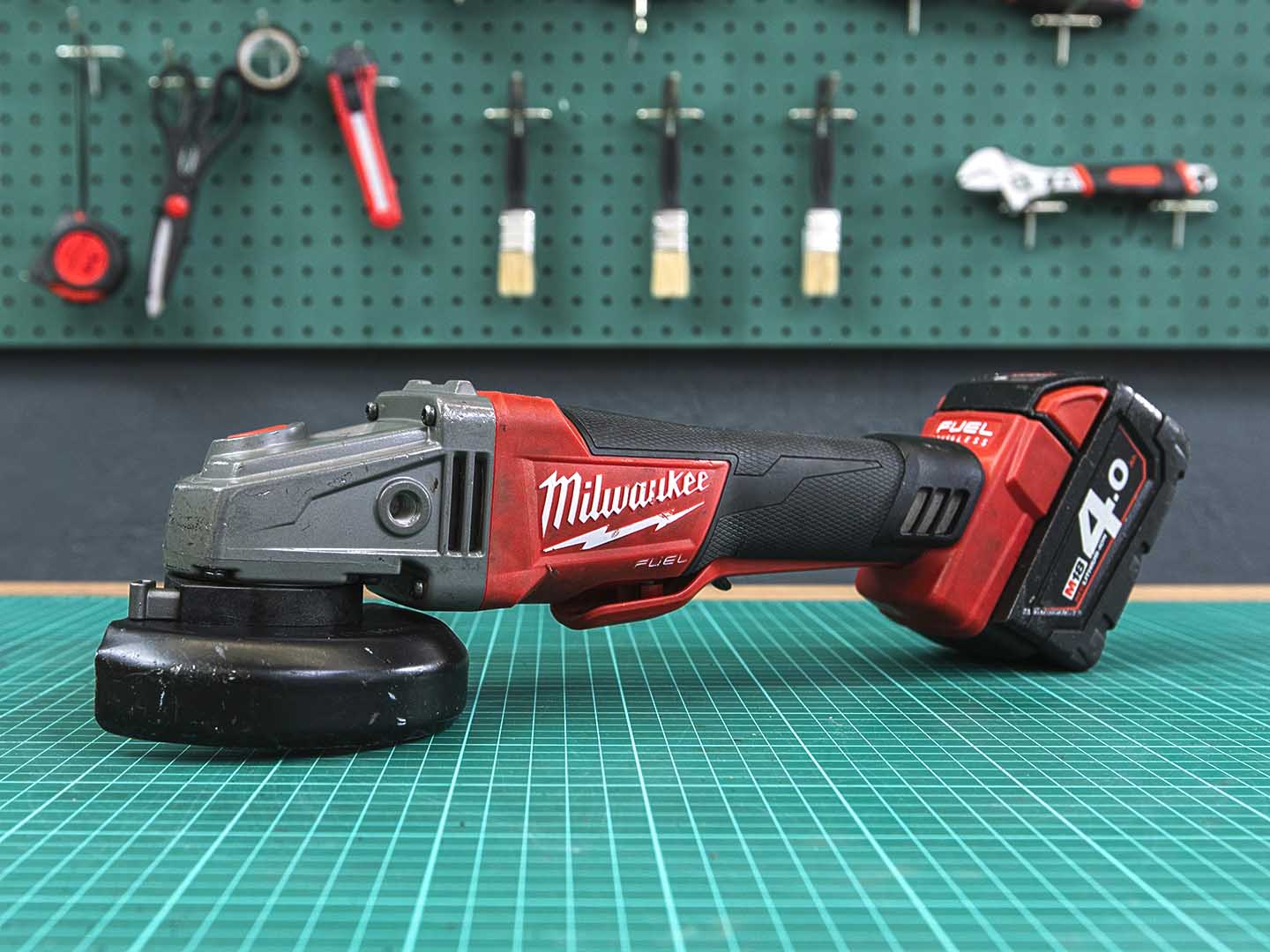 Углошлифовальная машина Milwaukee CAG115XPDB  (01-04102)