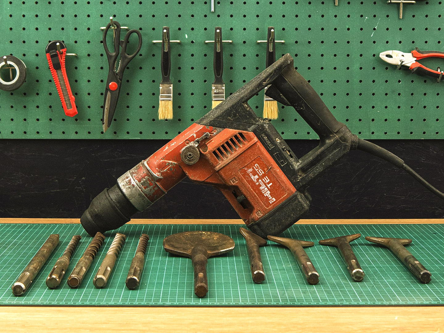 Перфоратор и Набор пик Hilti TE 55  (04-24075)