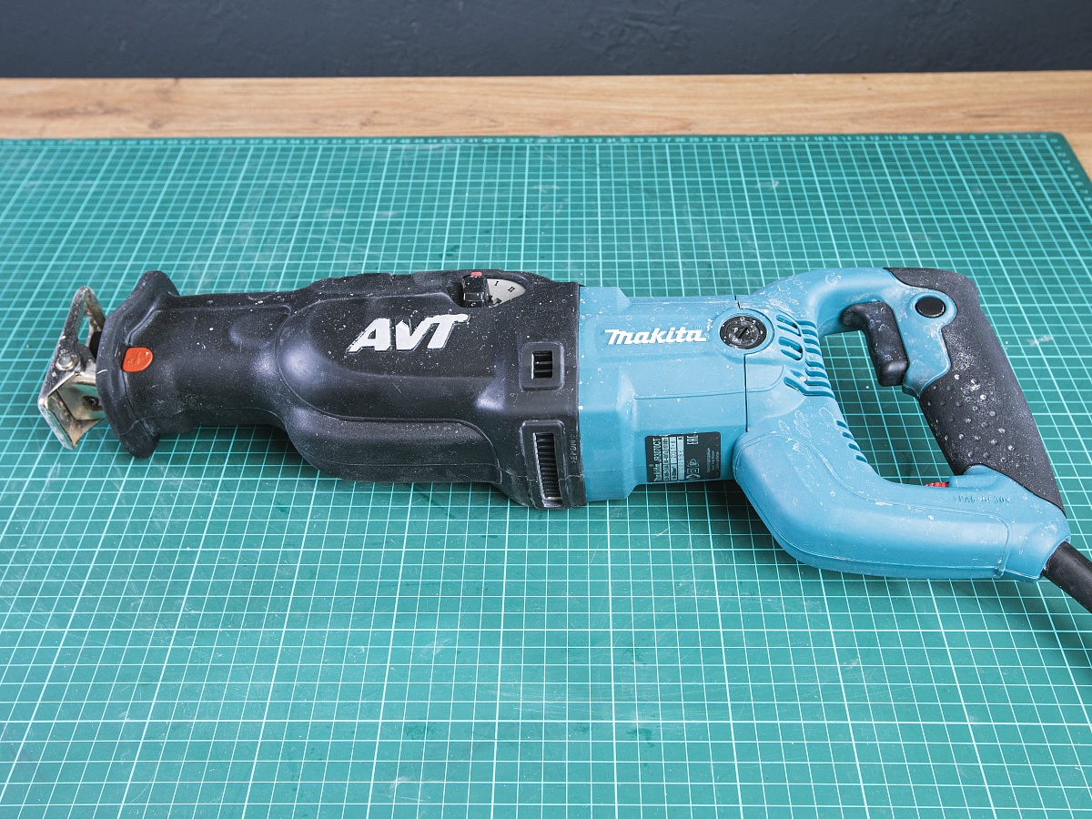 Сабельная пила jr3070ct. Makita jr3070ct. Пила сабельная Makita jr3070ct.